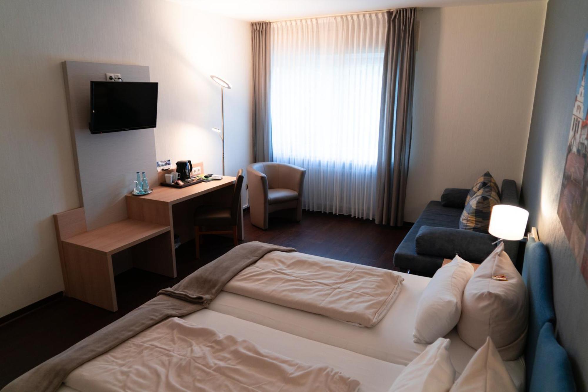 Hotel-Restaurant Kolpinghaus Линген Экстерьер фото