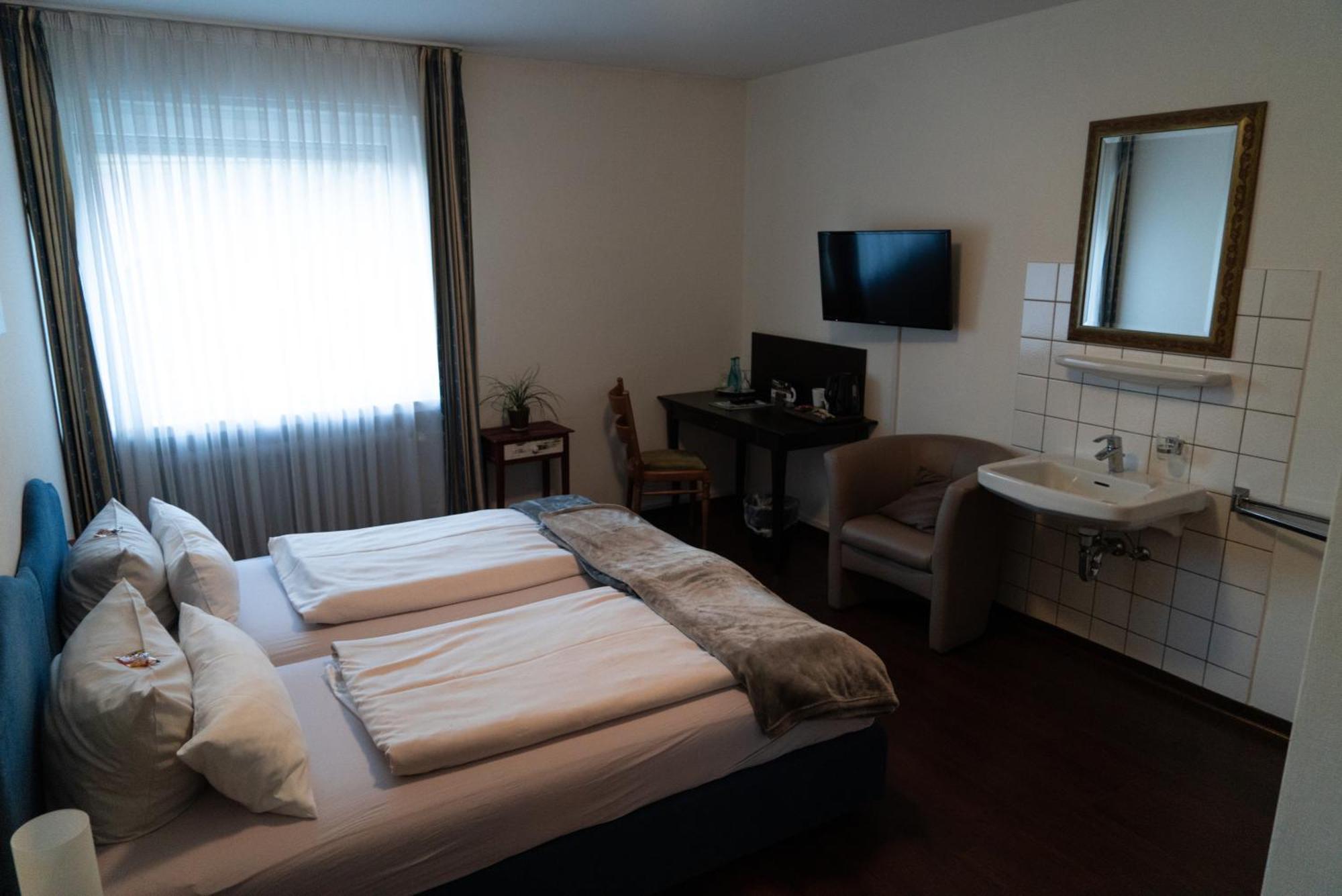 Hotel-Restaurant Kolpinghaus Линген Экстерьер фото